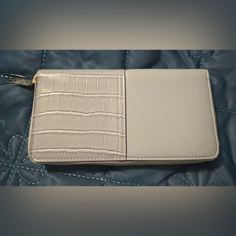 Victoria Secret sky blueWallet - Picture 2 of 4